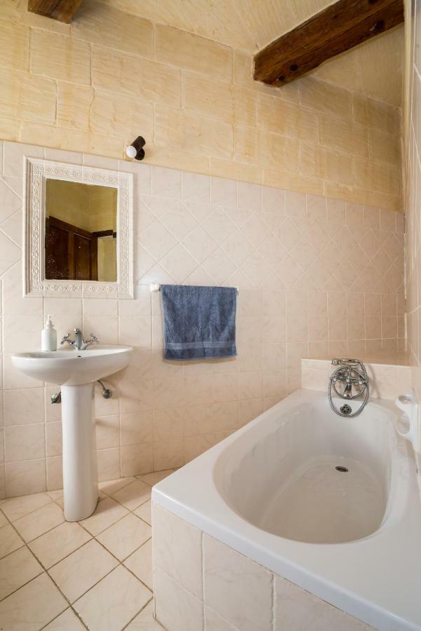 Sunset - Holiday Farmhouse With Large Private Pool In Island Of Gozo ナダ エクステリア 写真
